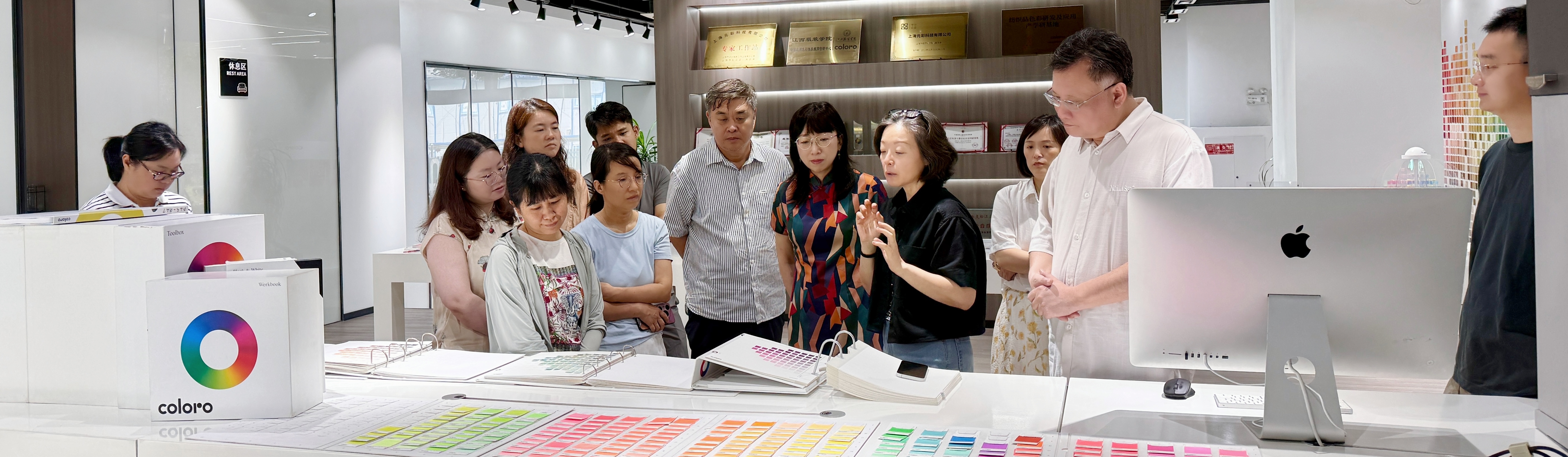 成人无码
赴元彩科技开展校...